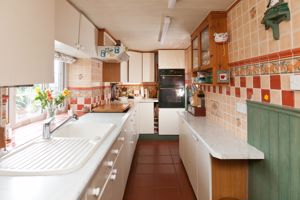 Kitchen- click for photo gallery